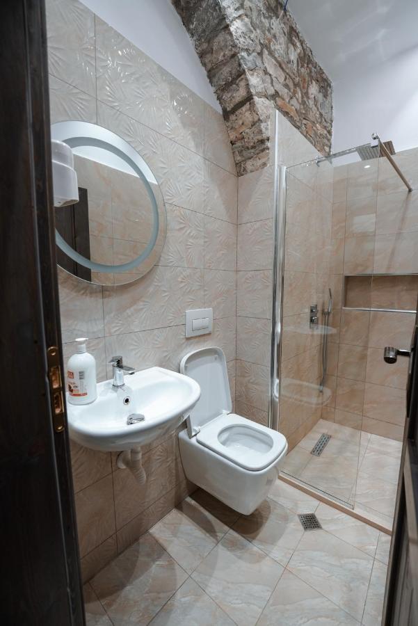 Helin'S Hostel By Backpackers Berat Ngoại thất bức ảnh