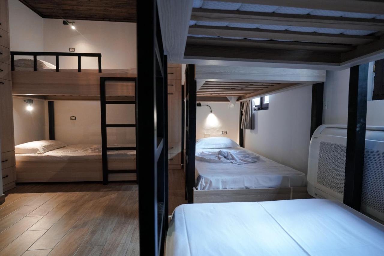 Helin'S Hostel By Backpackers Berat Ngoại thất bức ảnh