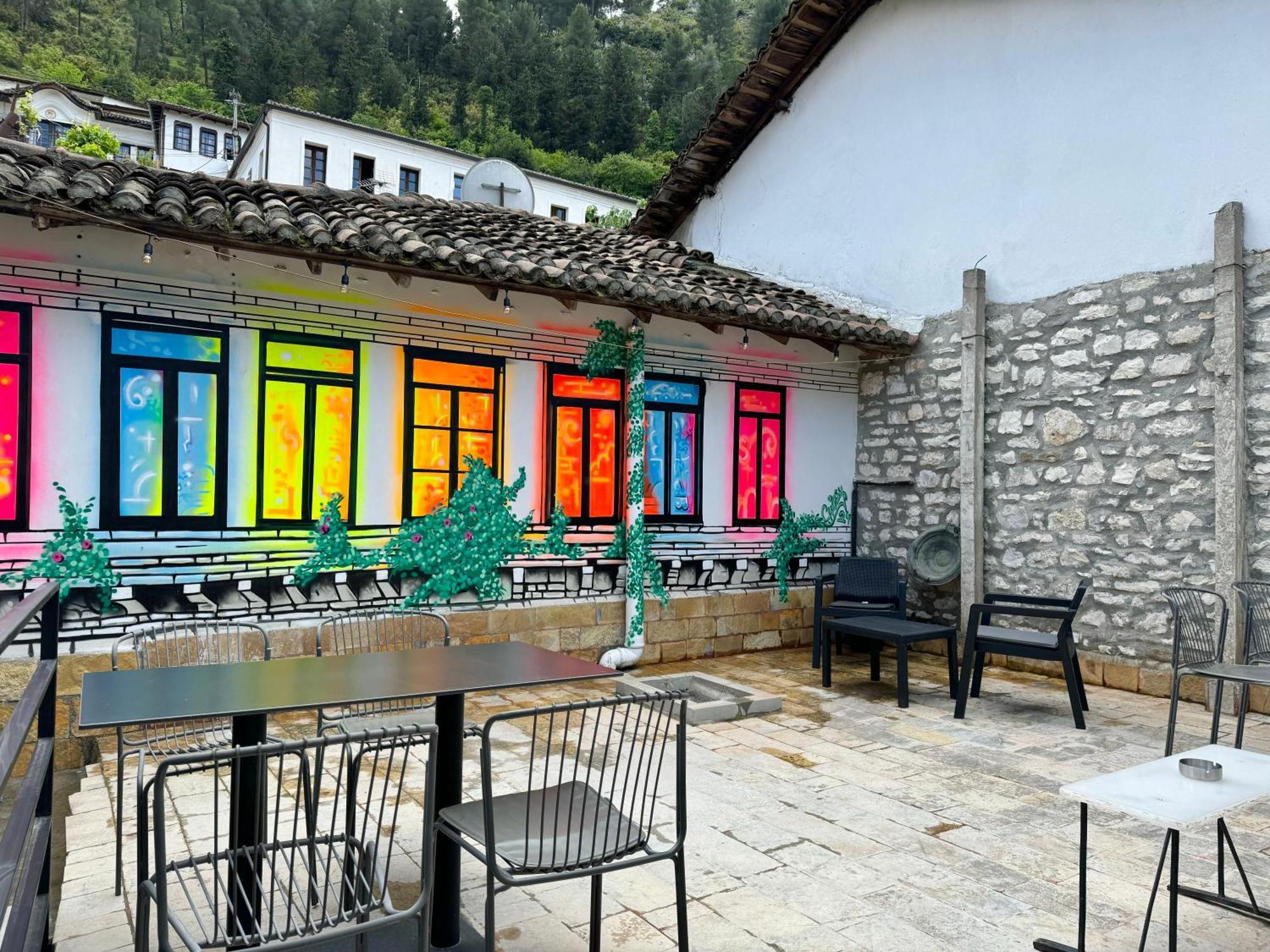 Helin'S Hostel By Backpackers Berat Ngoại thất bức ảnh